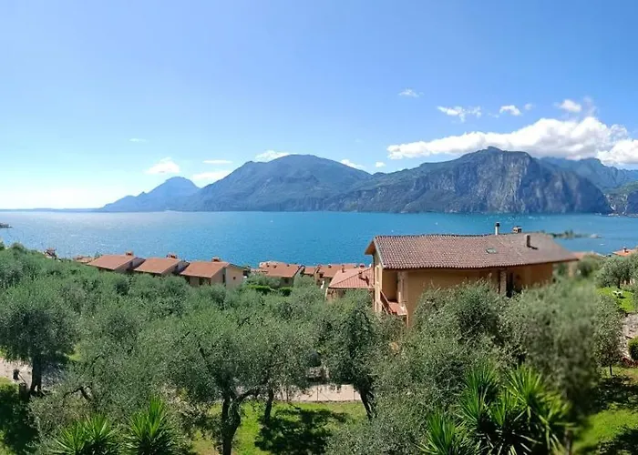 Appartamenti Casa Nina, Lago,Montagne, Uliveti