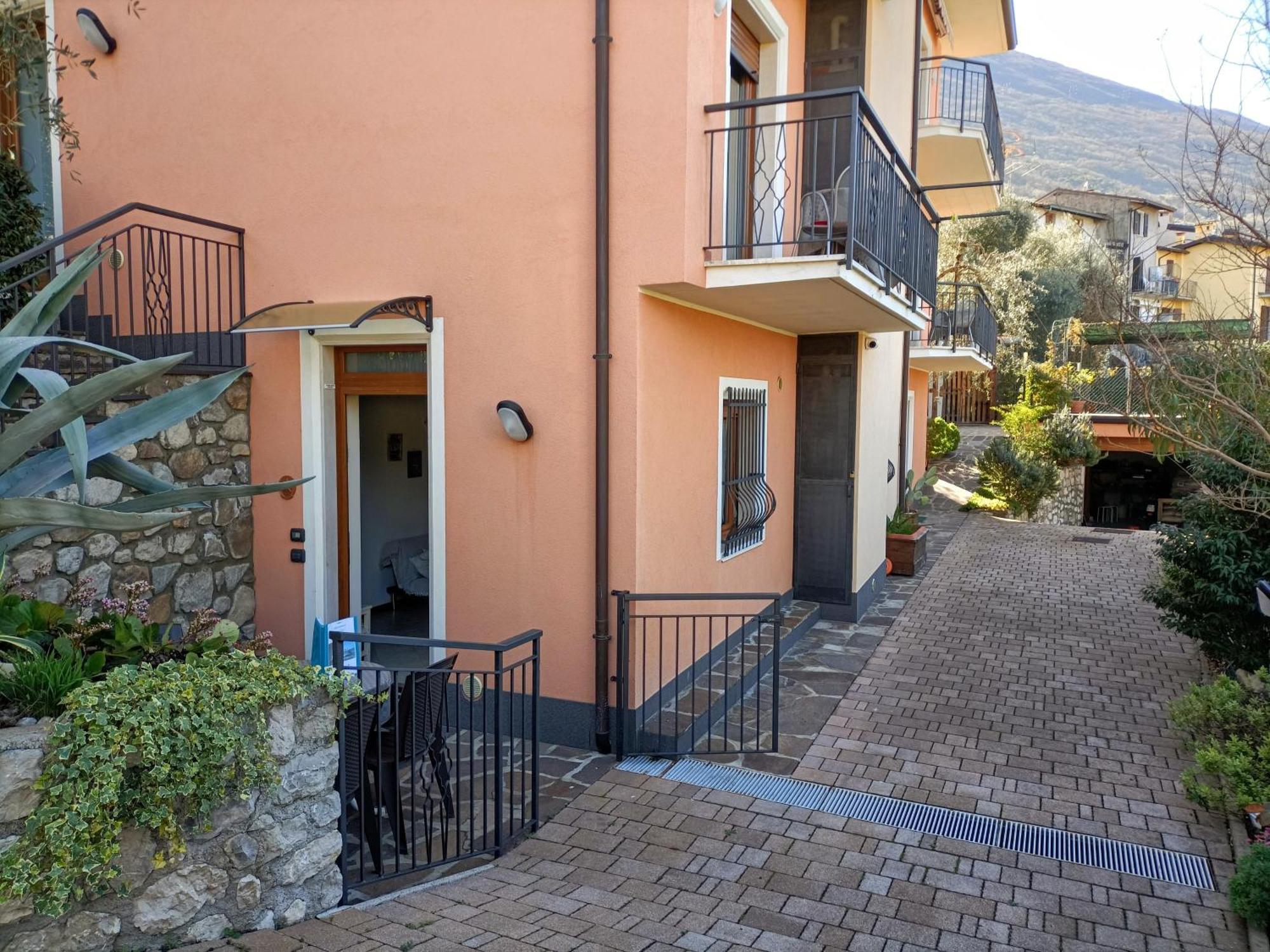 Holiday home Casa Nina, Lago,montagne, Uliveti *