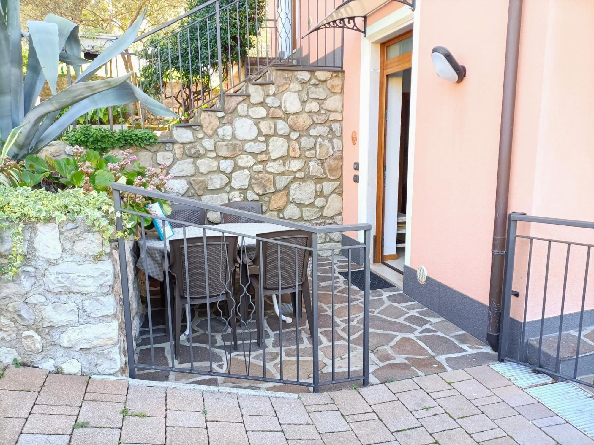 Casa Nina, Lago,montagne, Uliveti Holiday home *