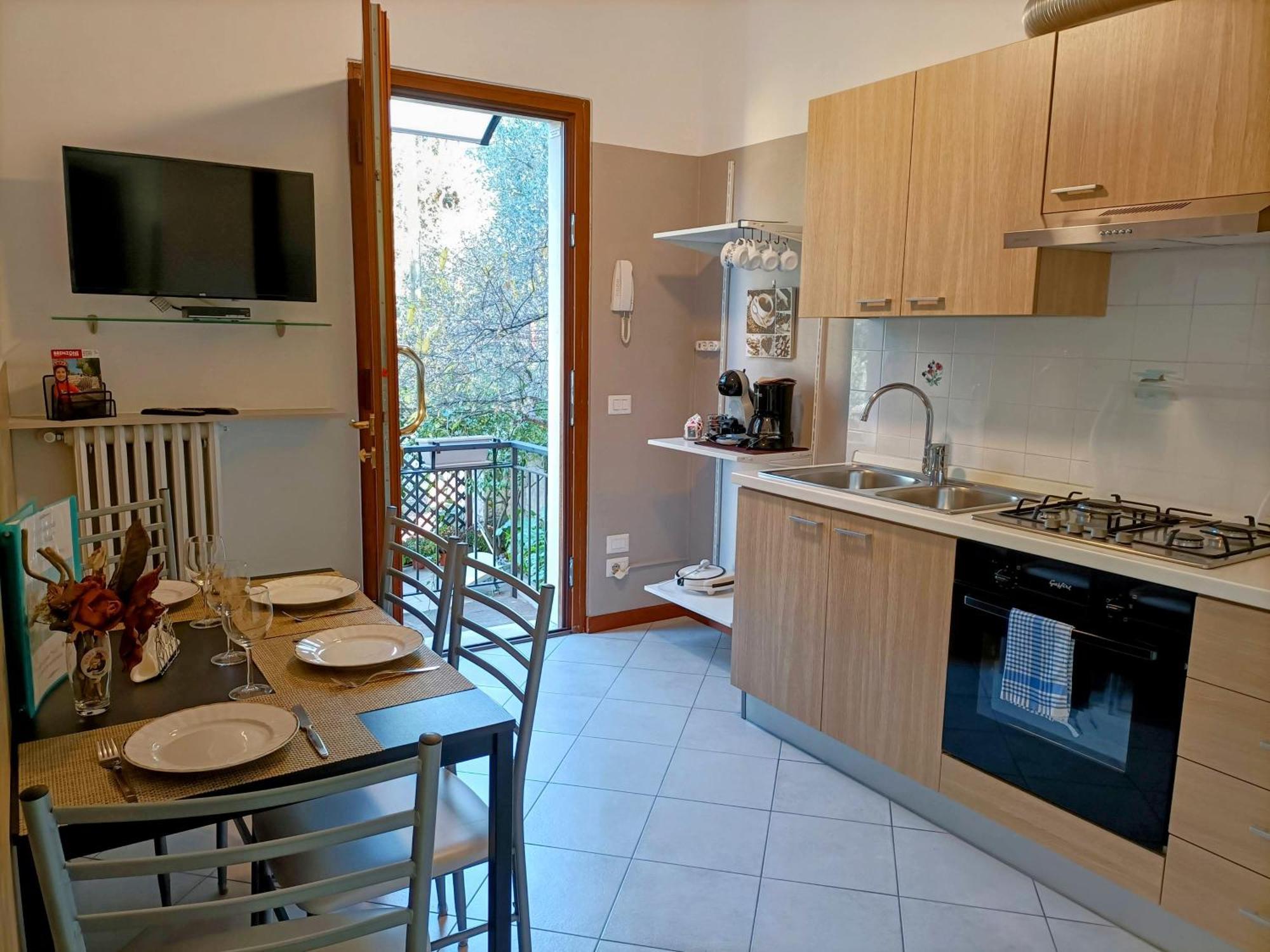 Casa Nina, Lago,montagne, Uliveti Holiday home *
