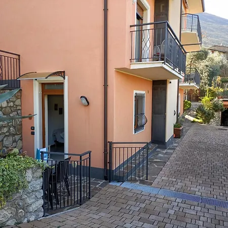 Appartamenti Casa Nina, Lago,Montagne, Uliveti Brenzone Extérieur photo