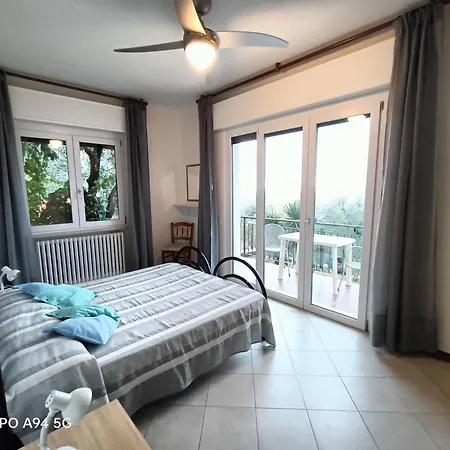 Appartamenti Casa Nina, Lago,Montagne, Uliveti Brenzone Extérieur photo