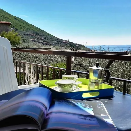 Appartamenti Casa Nina, Lago,Montagne, Uliveti Brenzone Extérieur photo