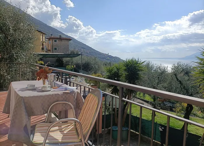 Appartamenti Casa Nina, Lago,Montagne, Uliveti