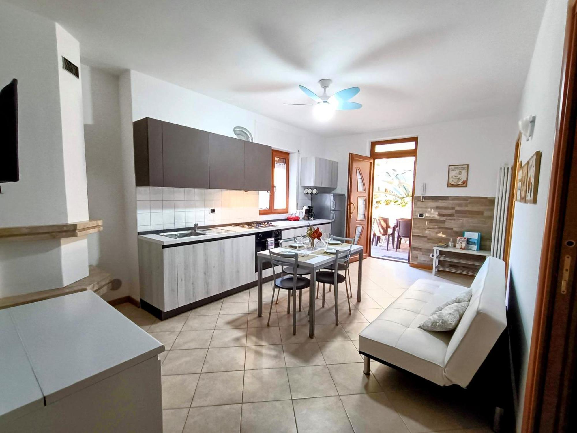 Holiday home Casa Nina, Lago,montagne, Uliveti *