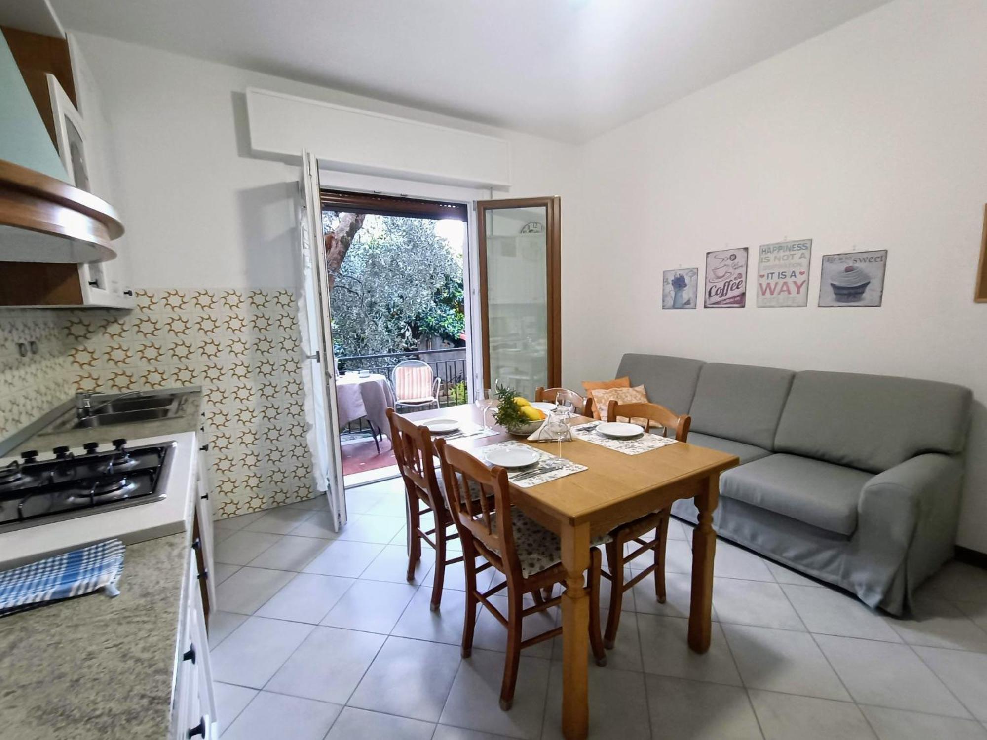 Casa Nina, Lago,montagne, Uliveti Holiday home