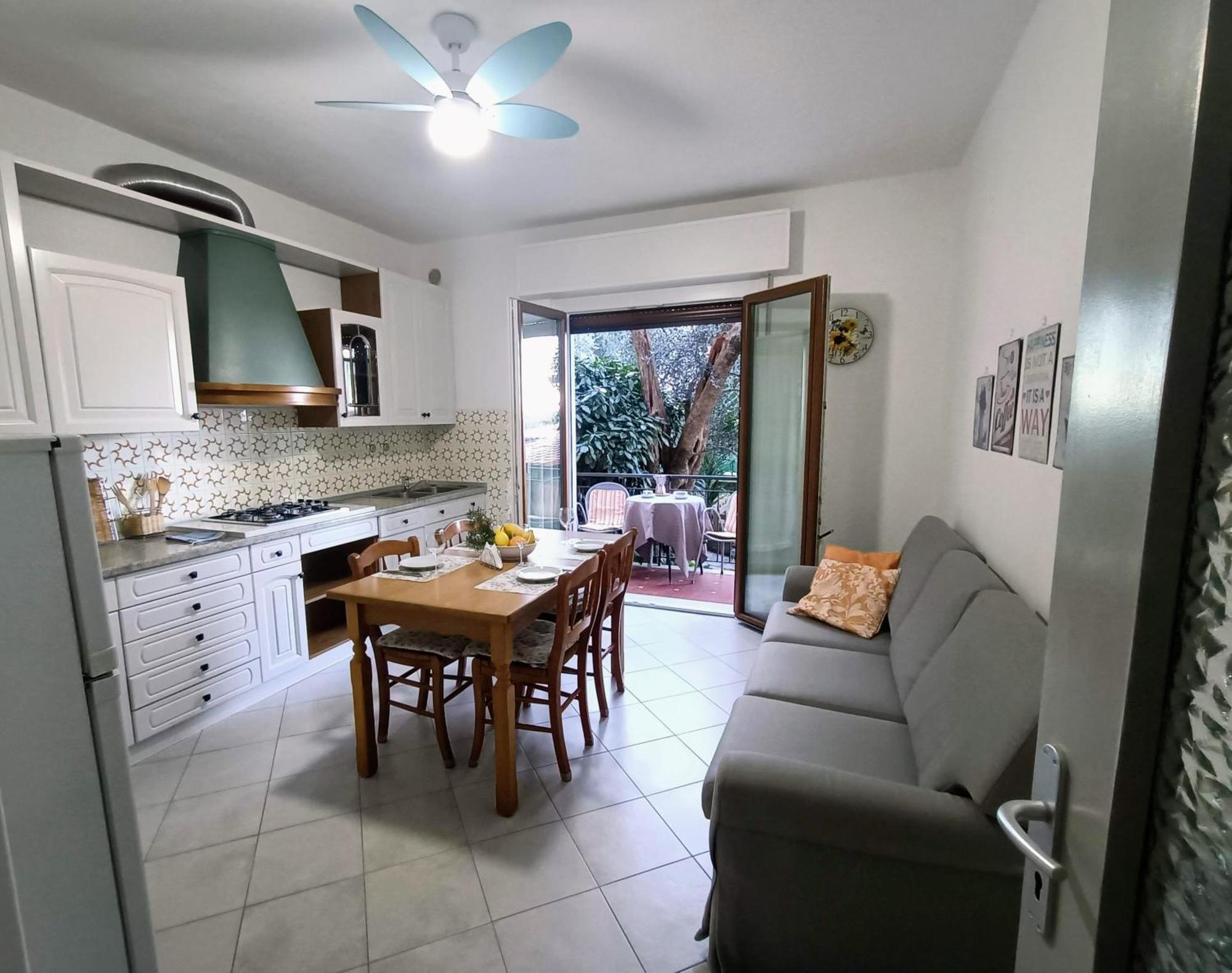 Holiday home Casa Nina, Lago,montagne, Uliveti